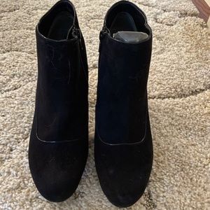 BEAUTIFUL HIGH HEEL SUEDE BOOTIES